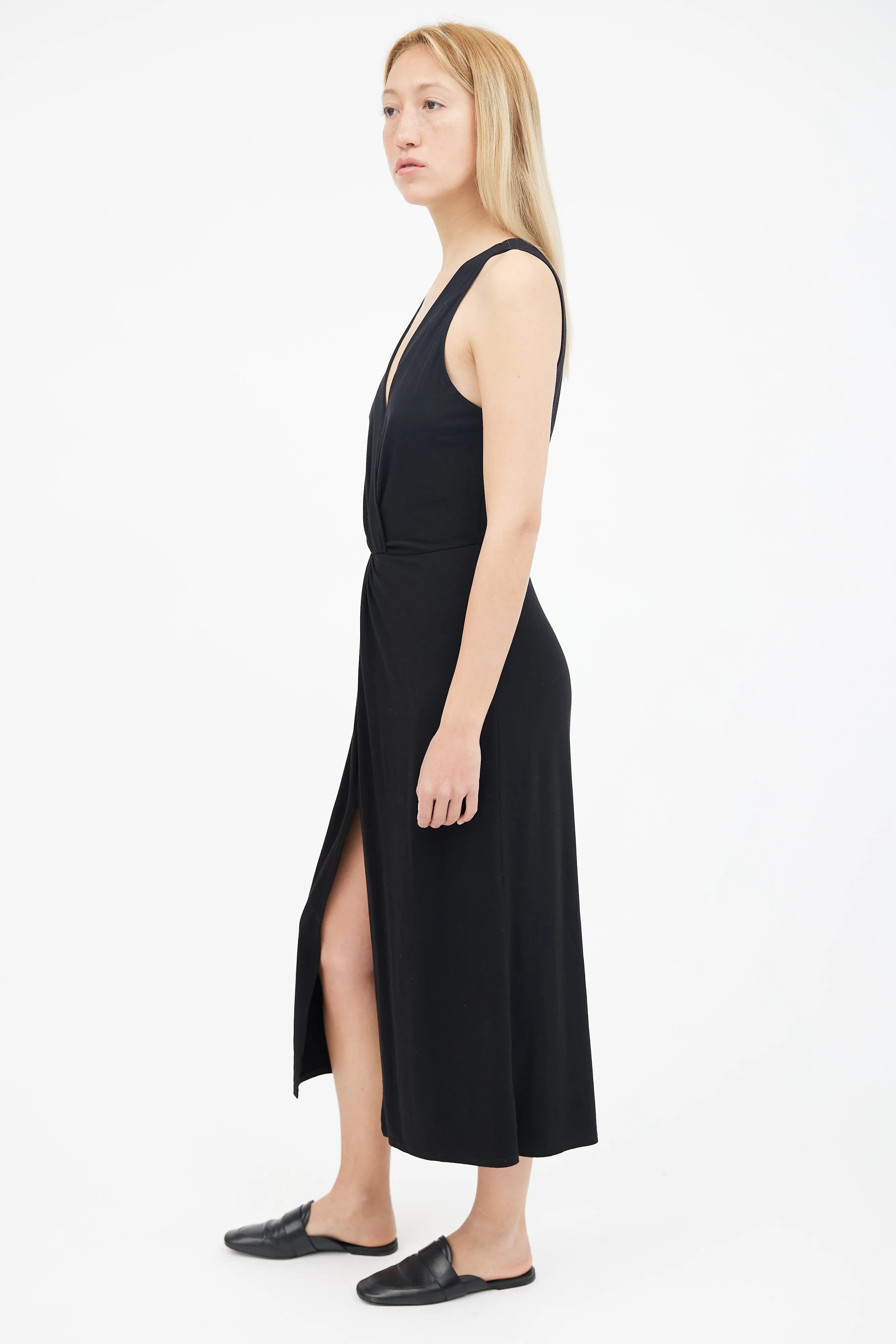 Black Sleeveless Midi Dress