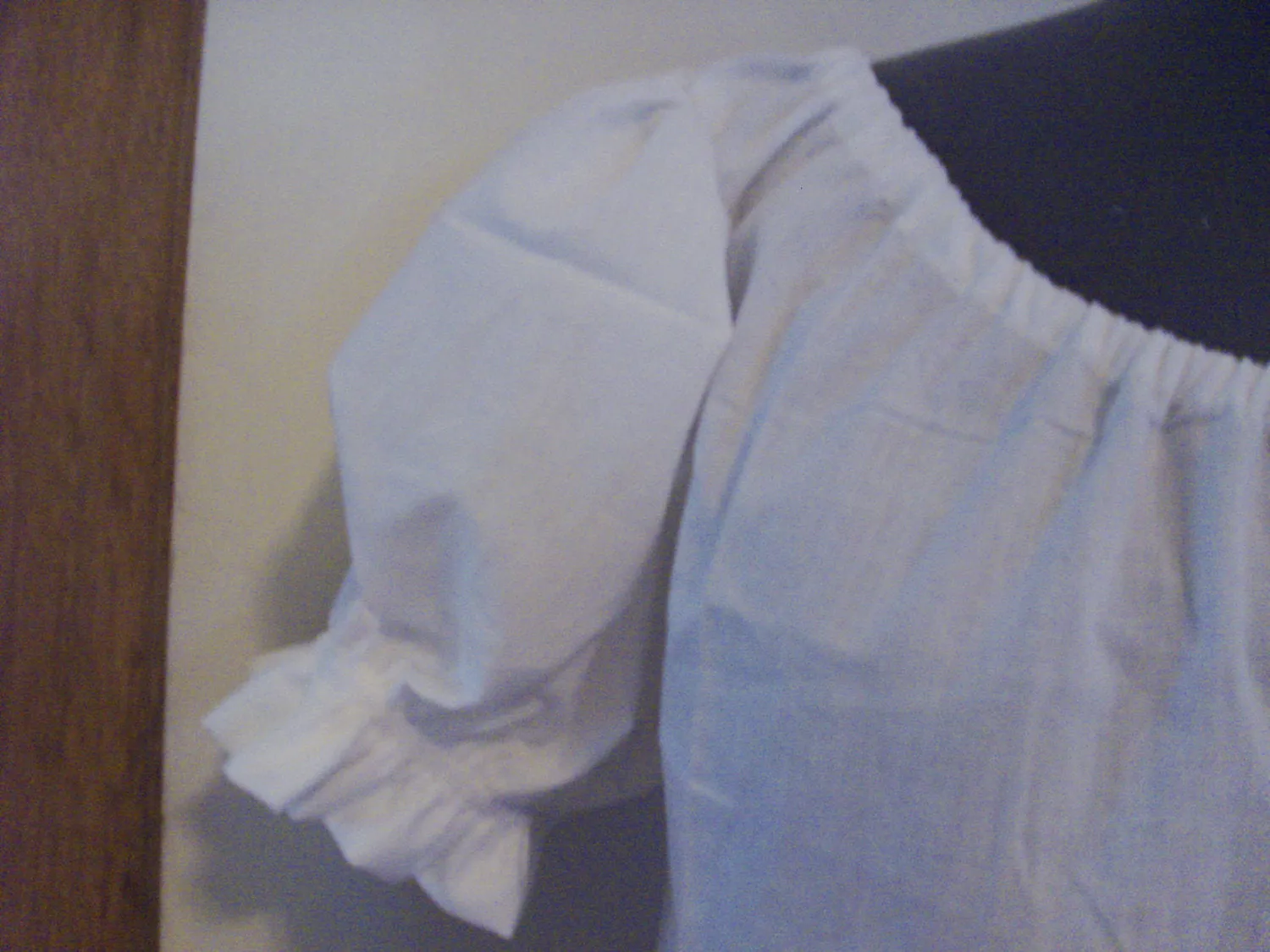 Short puffed sleeves with white Peasant Blouse